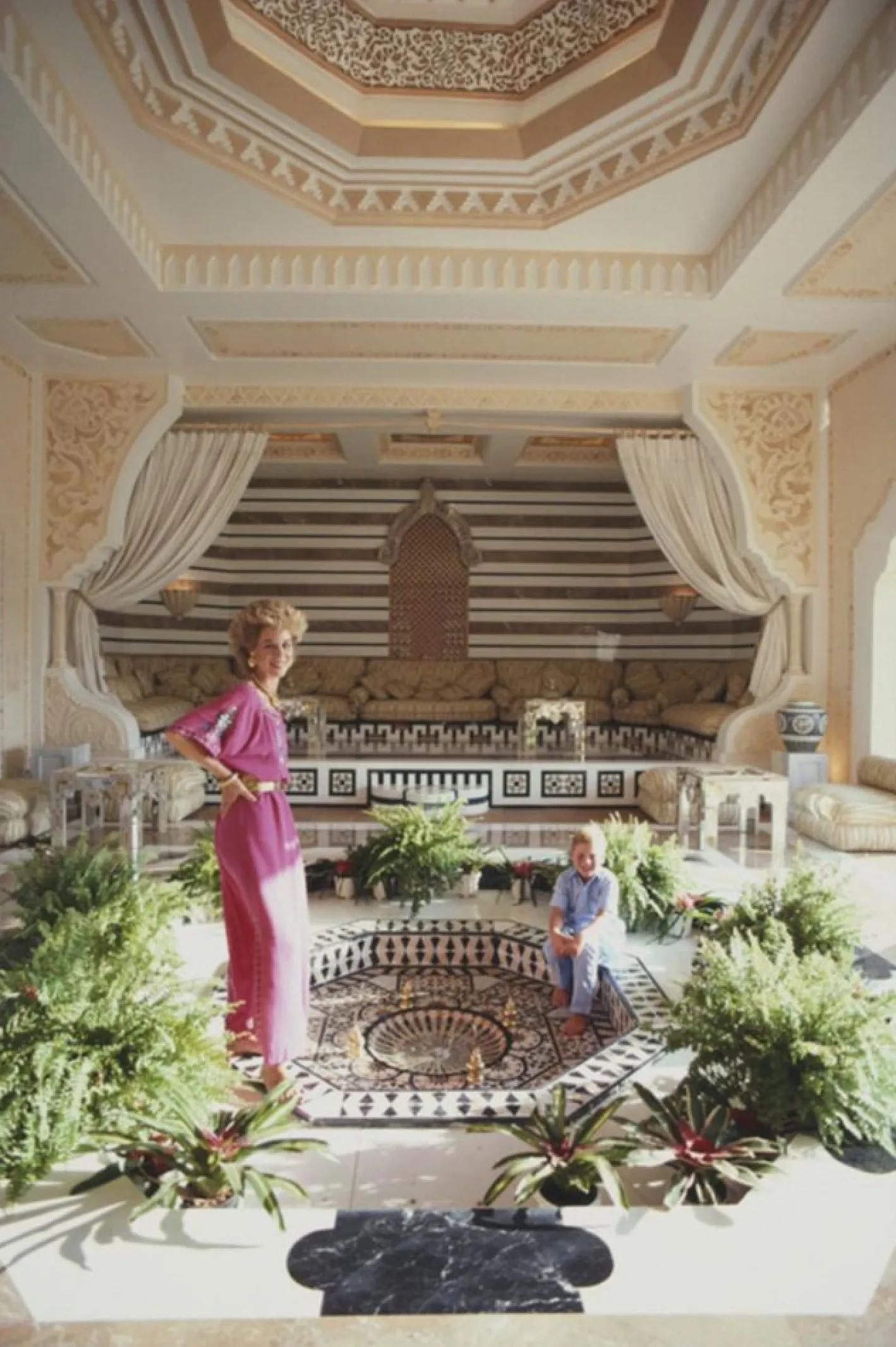 Slim Aarons, Rosemary und Khaled Said, Estate Stamped Fotodruck, 1982/2020er