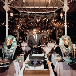 Slim Aarons, Slim and Sphinx, Limited Edition Estate Briefmarke, 1964