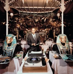 Slim Aarons, Slim and Sphinx, Limited Edition Estate Briefmarke, 1964