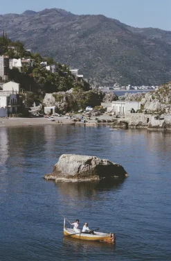 Slim Aarons, Taormina, 2026, Limited Edition Estate Stamped Archival Pigment Druck
