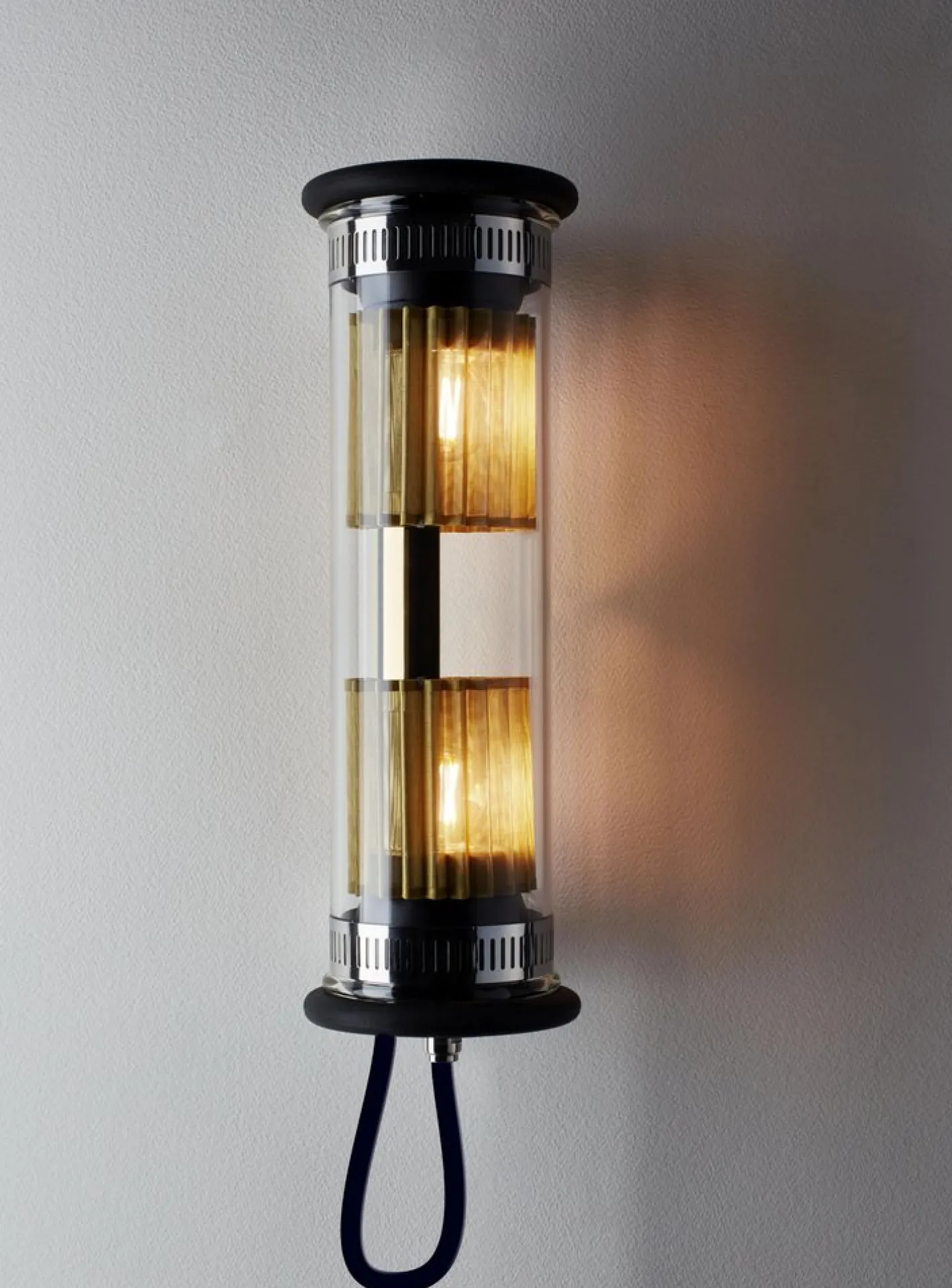Small in the Tube Gold Wandlampe von Dominique Perrault & Gaëlle Lauriot-Prévost