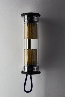 Small in the Tube Gold Wandlampe von Dominique Perrault & Gaëlle Lauriot-Prévost
