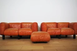 Sofas und Poufs aus Orangefarbenem Leder Marius & Marius von Mario Marenco für Arflex, 1970er, 3er Set