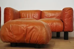 Sofas und Poufs aus Orangefarbenem Leder Marius & Marius von Mario Marenco für Arflex, 1970er, 3er Set