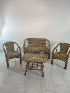 Sofa und Sessel aus Korbgeflecht mit Couchtisch, 1960er, 4er Set