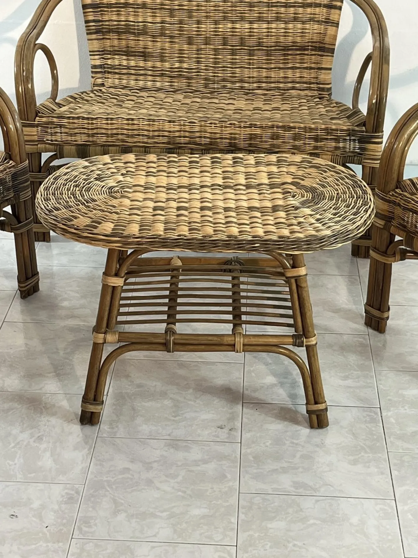 Sofa und Sessel aus Korbgeflecht mit Couchtisch, 1960er, 4er Set