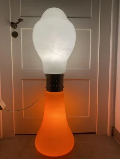 Space Age Stehlampe mit Lippenstift von Mazzega, Italien