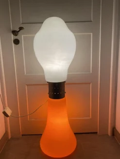 Space Age Stehlampe mit Lippenstift von Mazzega, Italien