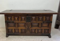 Spanische Deckenkommode im Barockstil, 1950er