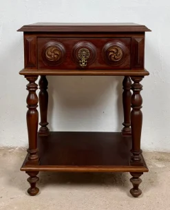 Spanische Nachttische aus Geschnitztem Holz, 1930, 2er Set