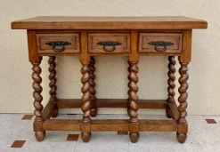 Spanischer Konsolentisch aus Holz mit Drei Schubladen, 1950