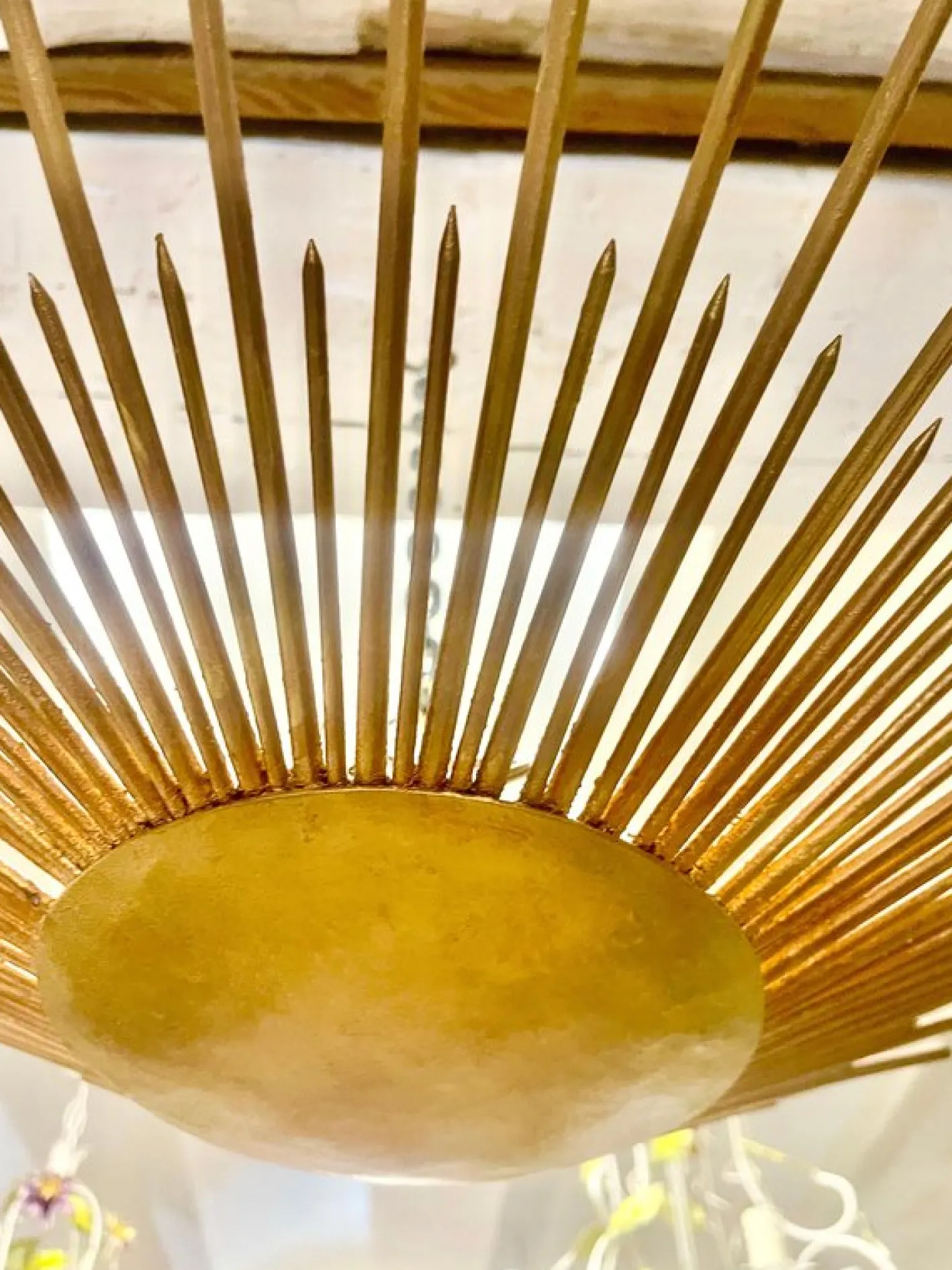 Spanische Solar Crown Sonnen Wandlampe aus Vergoldetem Metall, 1950