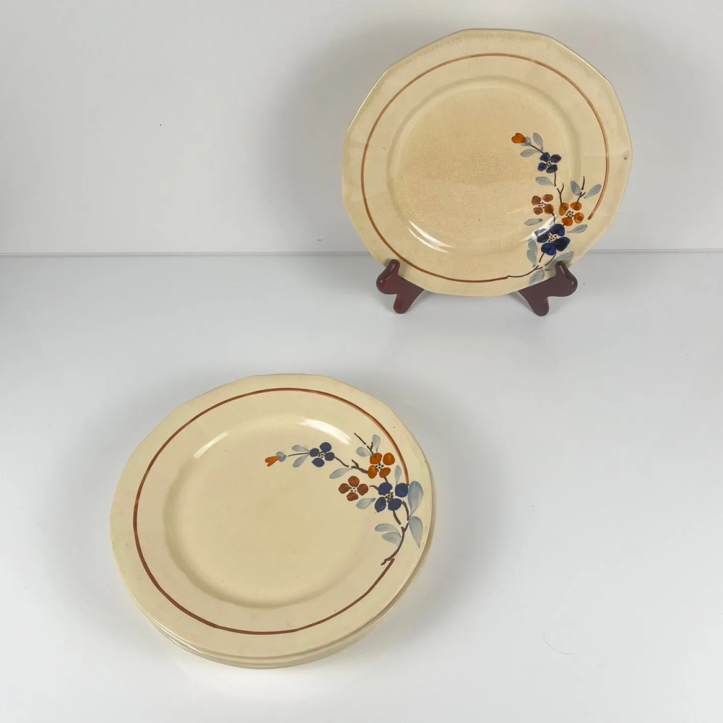 Speiseteller mit Blumenmotiv aus Sarreguemines, 1920er-1940er Jahre, 5er-Set