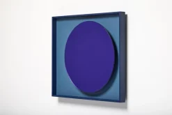 Spiegelmond mit Rahmen aus blauem Glas & lackiertem Holz von Reda Amalou Design