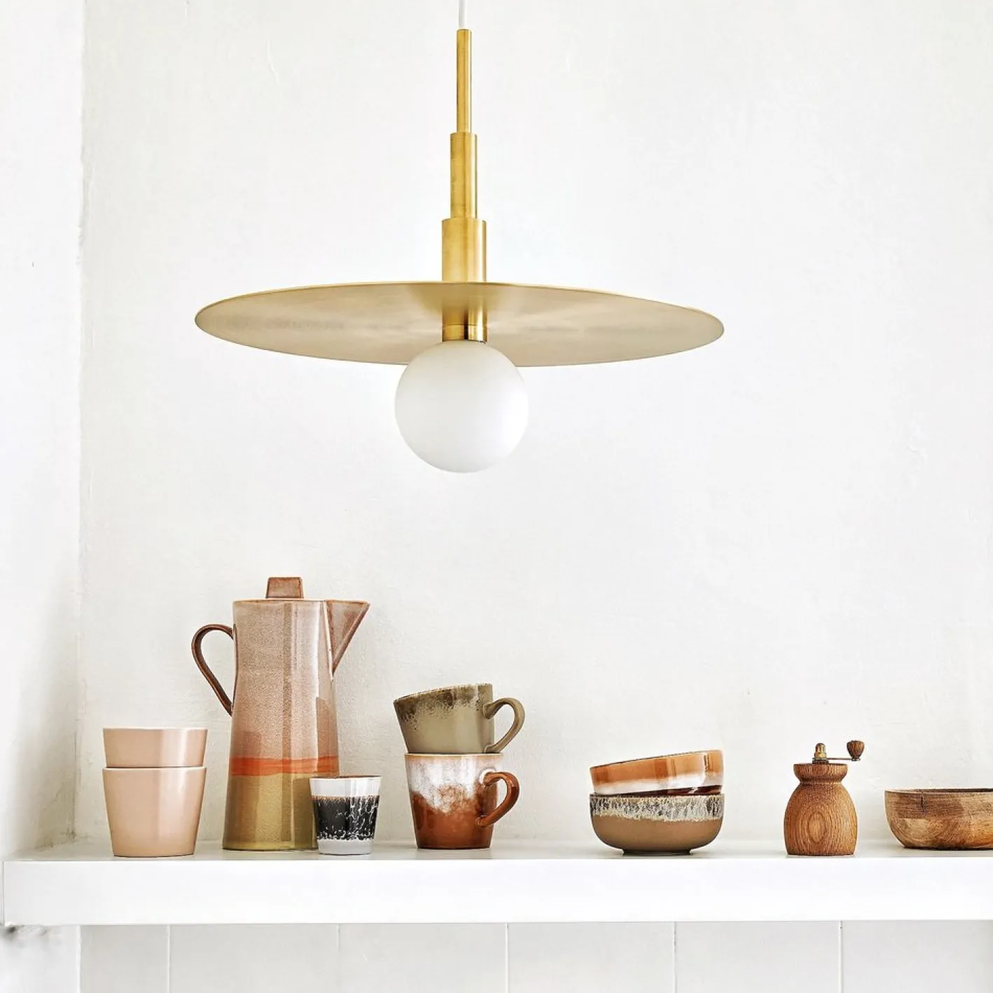 Spinode Minimale Hängelampe im modernen Design mit flacher Messingscheibe von Balance Lamp