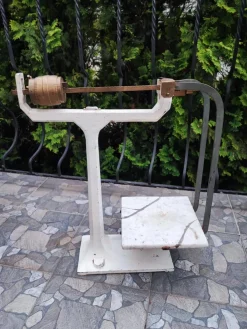 Standwaage aus Messing, 1920er