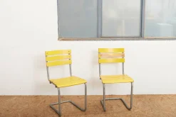 Stapelbare gelbe Modell 1023 Gartenstühle aus verzinktem Stahlrohr & Holzleisten von Embru, 1934, 2er Set