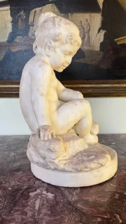 Statuette Kleines Mädchen, Spätes 18. Jh., Marmor