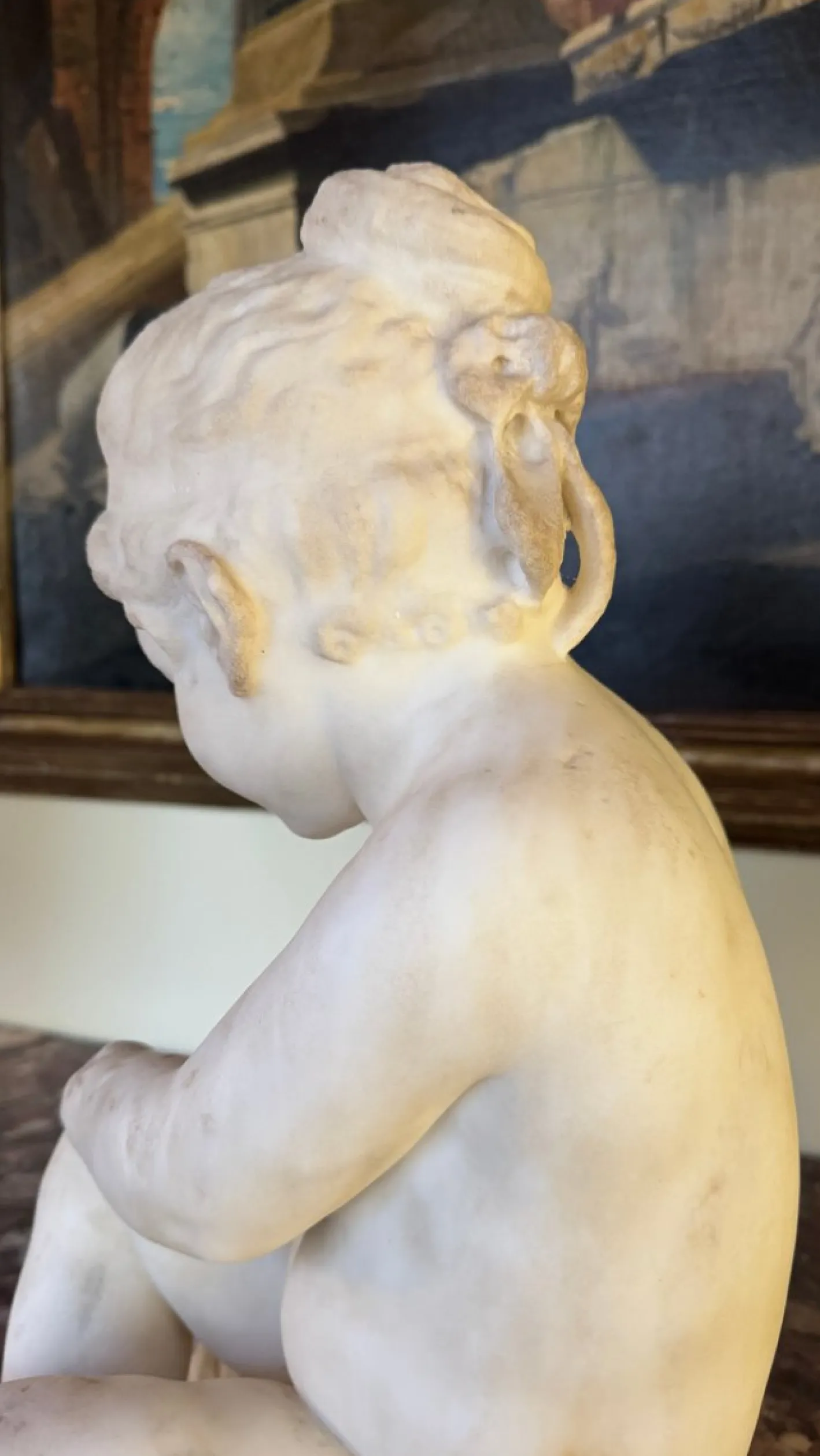Statuette Kleines Mädchen, Spätes 18. Jh., Marmor