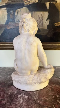 Statuette Kleines Mädchen, Spätes 18. Jh., Marmor