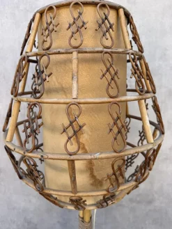 Stehlampe aus Rattan im Stil von Louis Sognot, 1950er