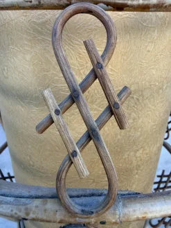 Stehlampe aus Rattan im Stil von Louis Sognot, 1950er