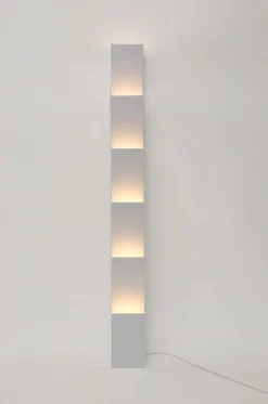 Steps Stehlampe von Atelier Areti