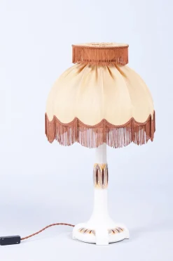Österreichische Art Deco Tischlampe aus Keramik mit Stoffschirm, 1910er