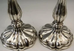 Österreichische Silberkerzenhalter mit 13 Lots von Meister J.Wiederspoeck, Wien, 1855, 2er Set