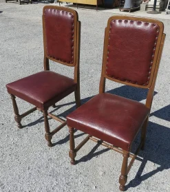 Stühle mit Sitz und Rückenlehne aus rotem Leder, Italien, 1980, 2er Set
