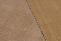 Strukturierter Teppich in Beige-Braun-Tönen von Rug&Kilim
