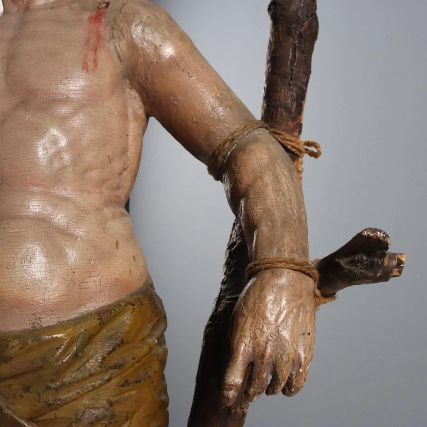 St. Sebastian, geschnitzte Holzskulptur