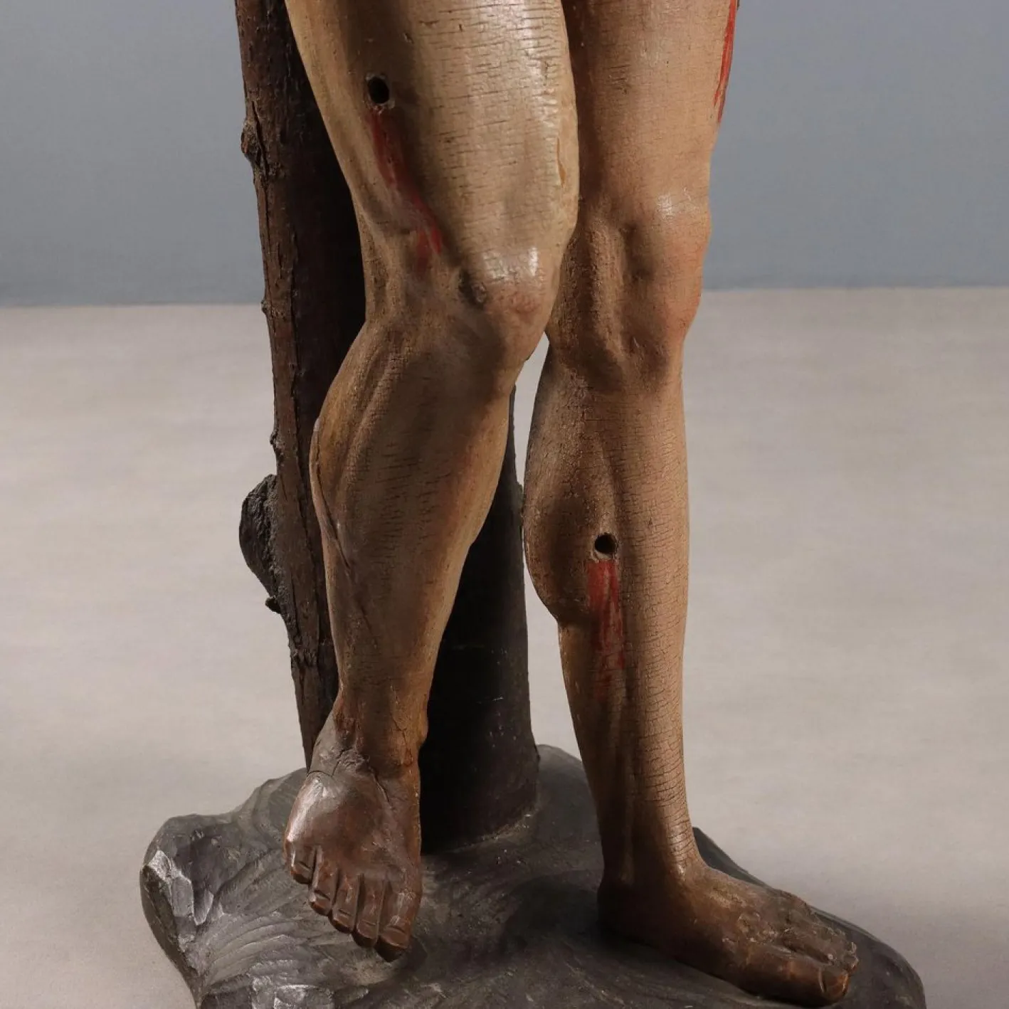 St. Sebastian, geschnitzte Holzskulptur