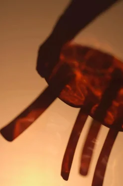 Sunburst Lung 2.0 Beistelltisch aus handgeschichtetem Harz von Szymon Keller