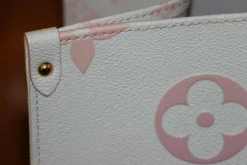 Sunrise Pastel Onthego Gm Tasche, 2010 von Louis Vuitton