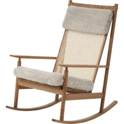 Swing Schaukelstuhl aus Moonlight Schaffell von Warm Nordic