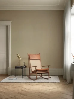 Swing Schaukelstuhl aus Moonlight Schaffell von Warm Nordic
