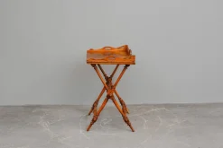 Tabletttisch aus Eiche aus dem späten 19. Jh