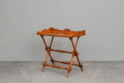 Tabletttisch aus Eiche aus dem späten 19. Jh