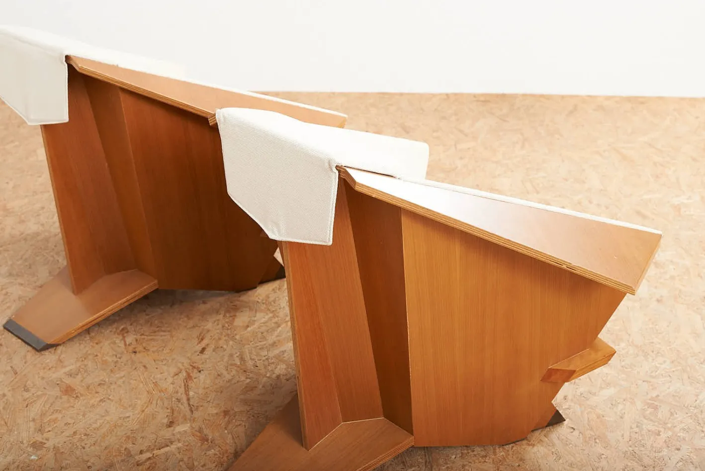 Taliesin Origami Stühle mit Bezug aus Kirschholz & Stoffbezug von Frank Lloyd Wright für Cassina, 1986, 2er Set