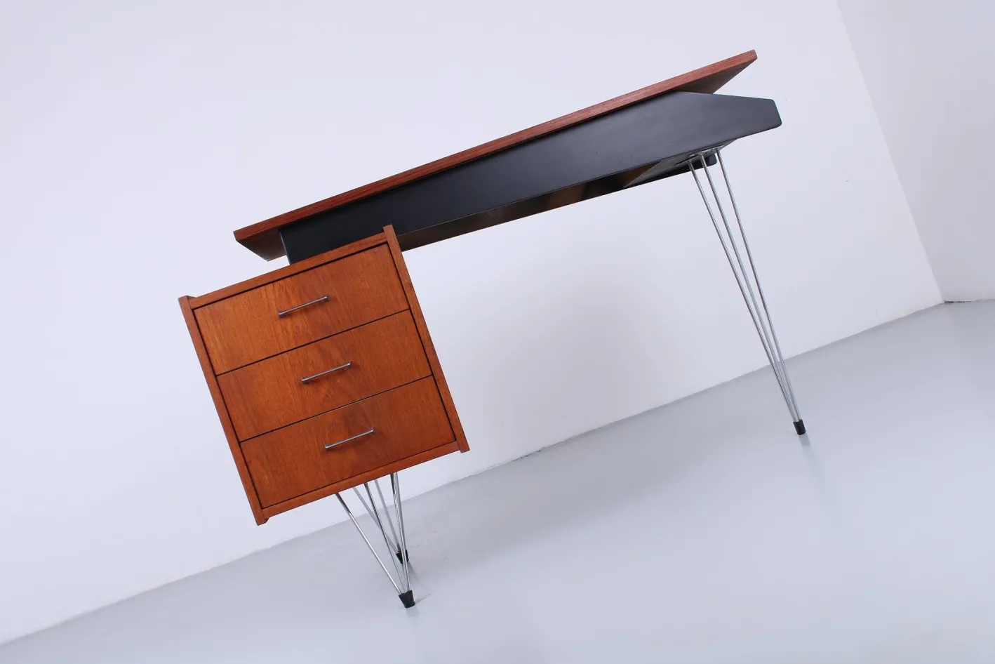Teak Hairpin Schreibtisch von Tijsseling Nijkerk, 1950er