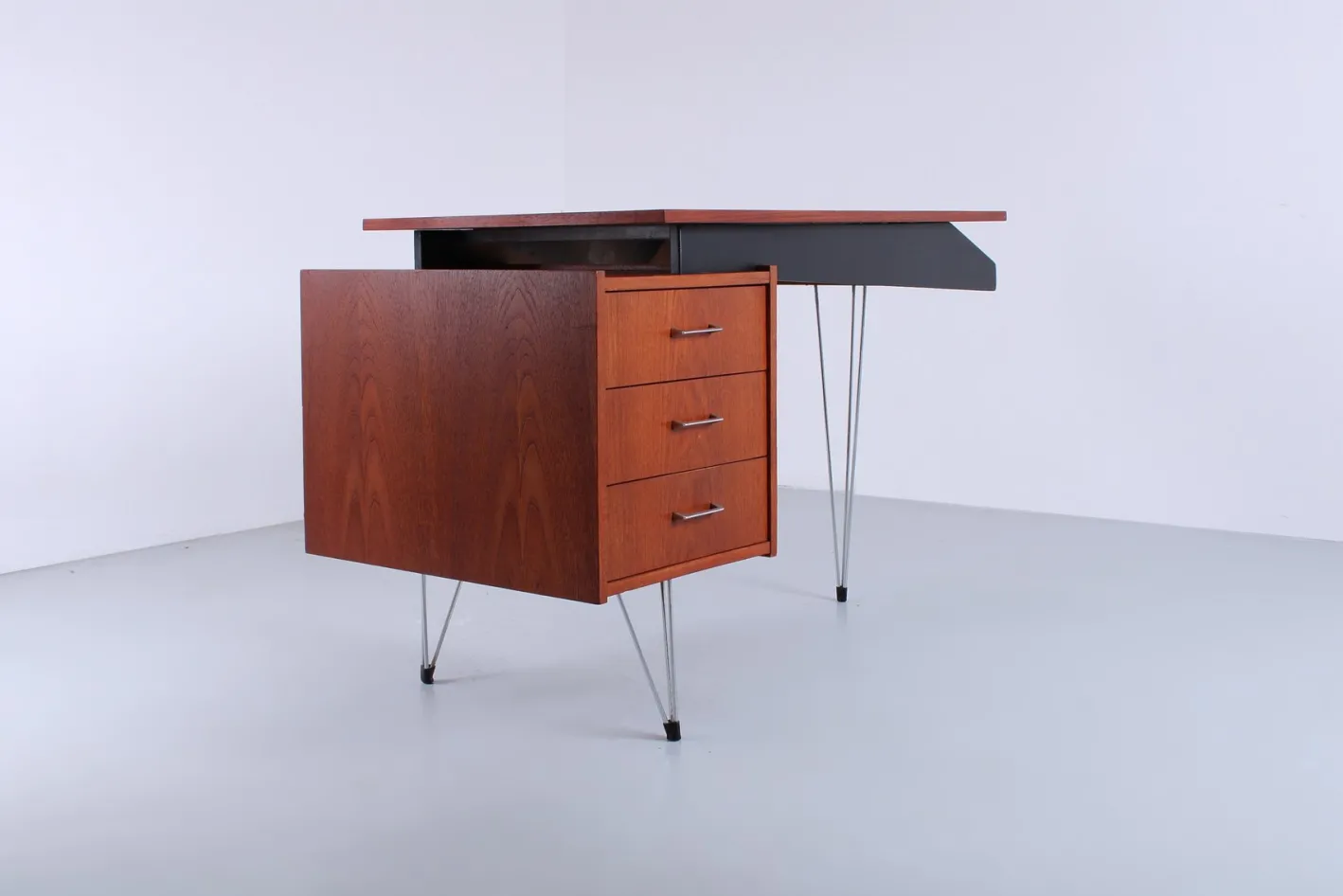 Teak Hairpin Schreibtisch von Tijsseling Nijkerk, 1950er