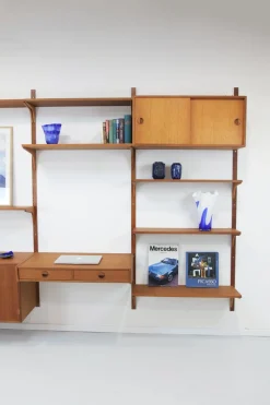 Teak Wandregal mit 3 Streifen von HG Furniture, 1960er, 13 . Set