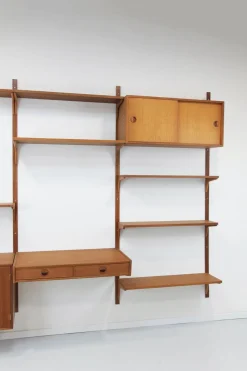 Teak Wandregal mit 3 Streifen von HG Furniture, 1960er, 13 . Set