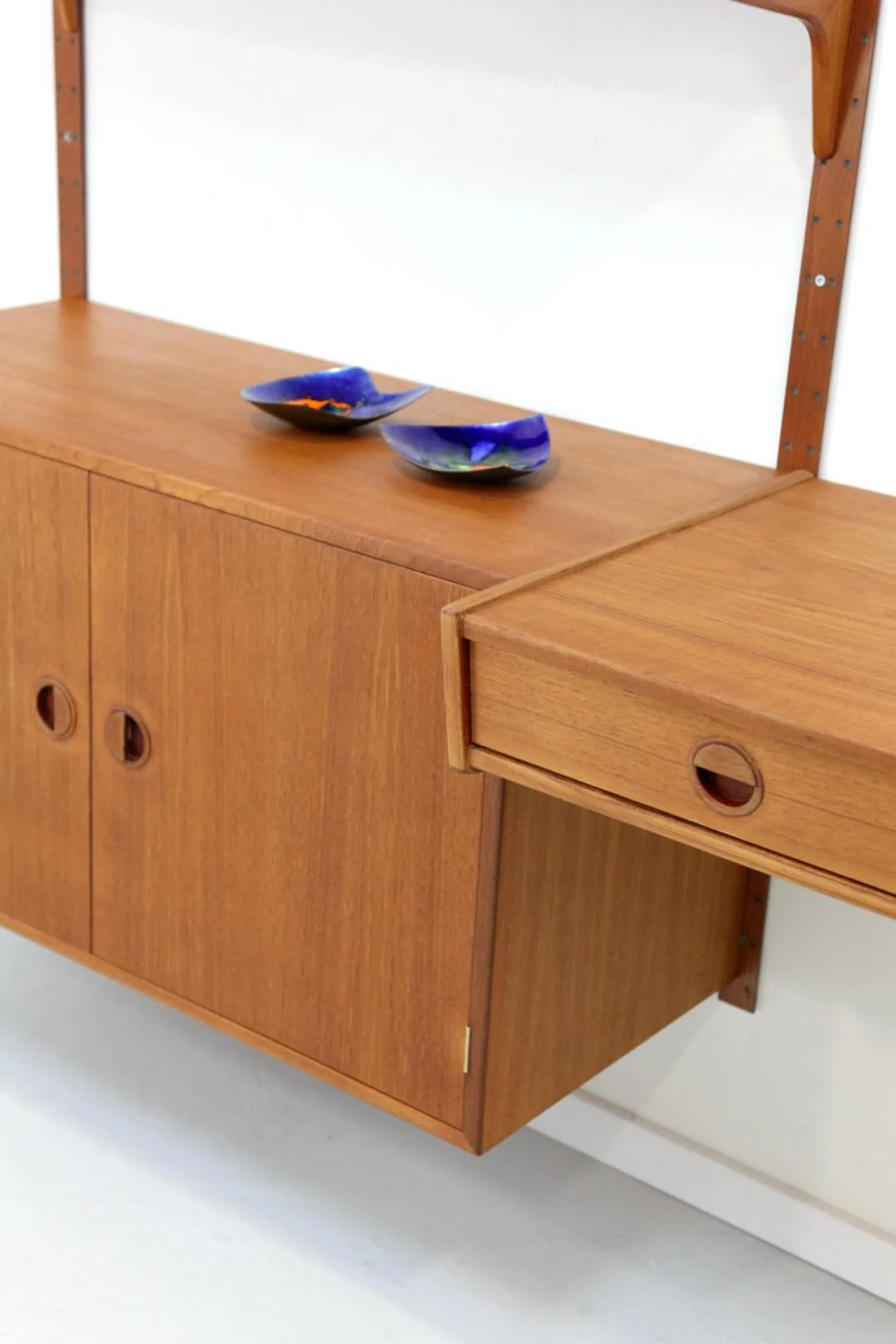 Teak Wandregal mit 3 Streifen von HG Furniture, 1960er, 13 . Set