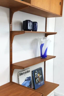 Teak Wandregal mit 3 Streifen von HG Furniture, 1960er, 13 . Set
