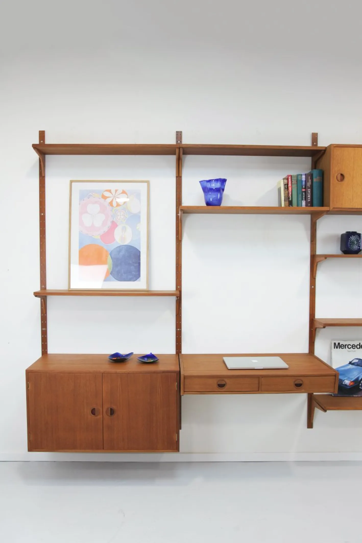 Teak Wandregal mit 3 Streifen von HG Furniture, 1960er, 13 . Set