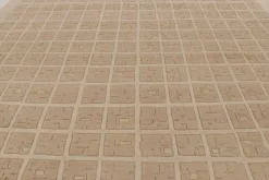 Teppich im skandinavischen Stil mit strukturiertem High-Low Gitter von Rug&Kelim