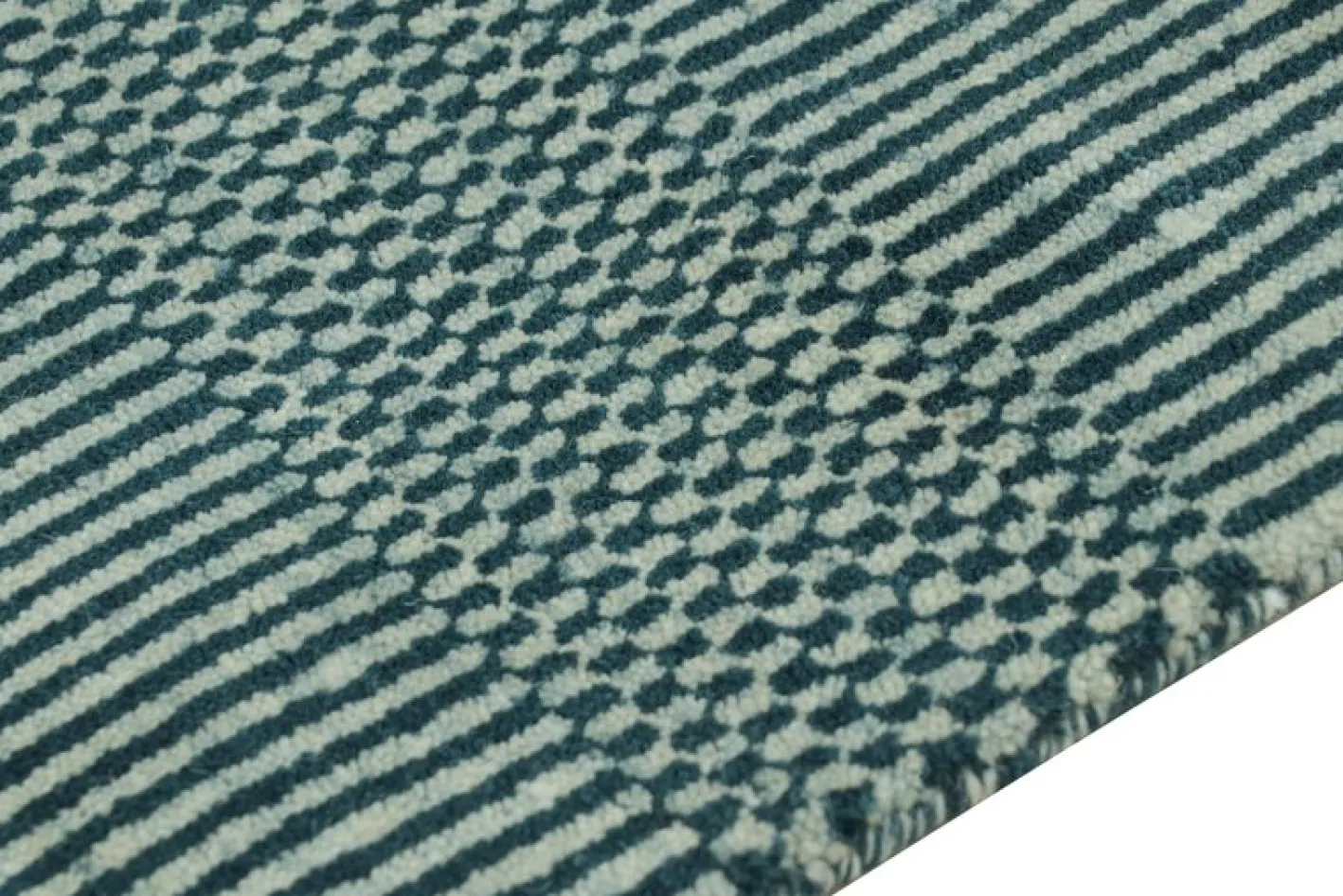 Teppich mit Streifen und geometrischen Mustern von Rug&Kilim