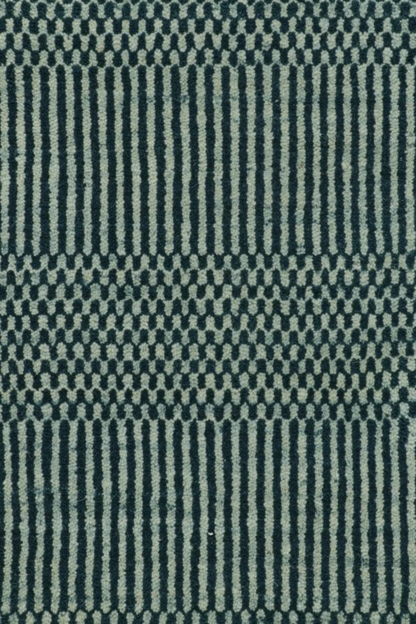 Teppich mit Streifen und geometrischen Mustern von Rug&Kilim